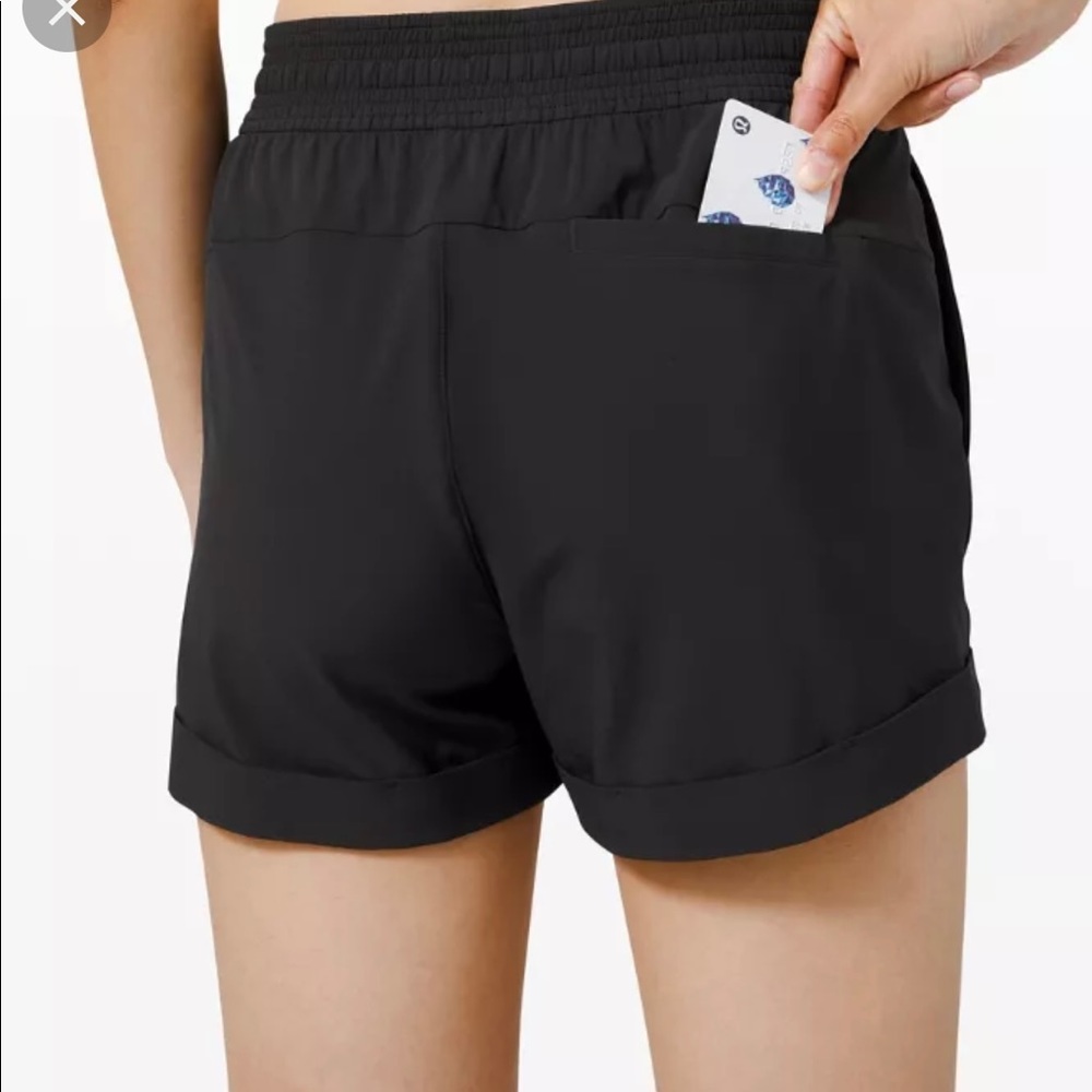 NWT: Lululemon Spring Break Away MR Short 3” - Size 4 - Black - Picture 2 of 7